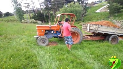 Неловкие смешные моменты с трактористами! Трактора !