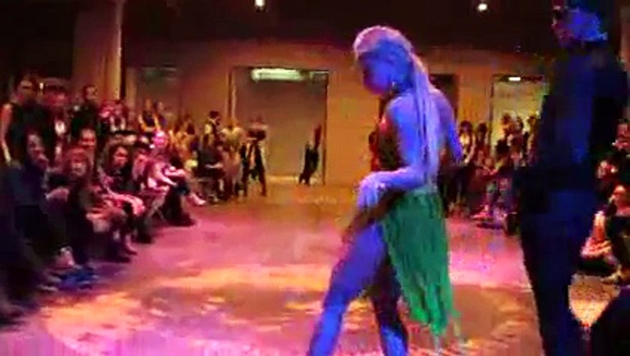 Runway Elena Ninja-Bonchinche (win) vs Vadim Milan