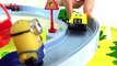 Minions und Spielzeugautos - Lustiges Video für Kinder in deutsch