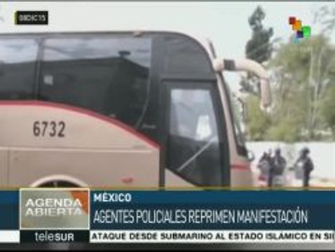 México: policía de Michoacán reprime manifestación de maestros