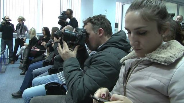 KRYEMINISTRI ISA MUSTAFA FTON NE TRYEZEN E DIALOGUT OPOZITEN KOSOVARE LAJM