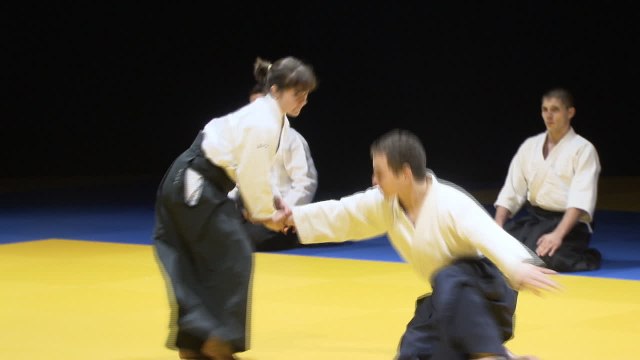 Em Moscou, ator Steven Seagal dá show de Aikido