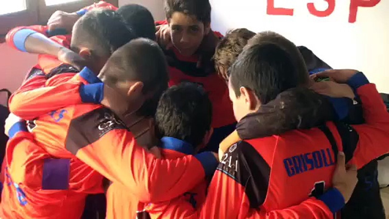 AAG U13 - 5 décembre 2015 - Chant dans les vestaires