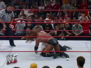 Triple H se convierte en campeón de WWF (Por primera vez)
