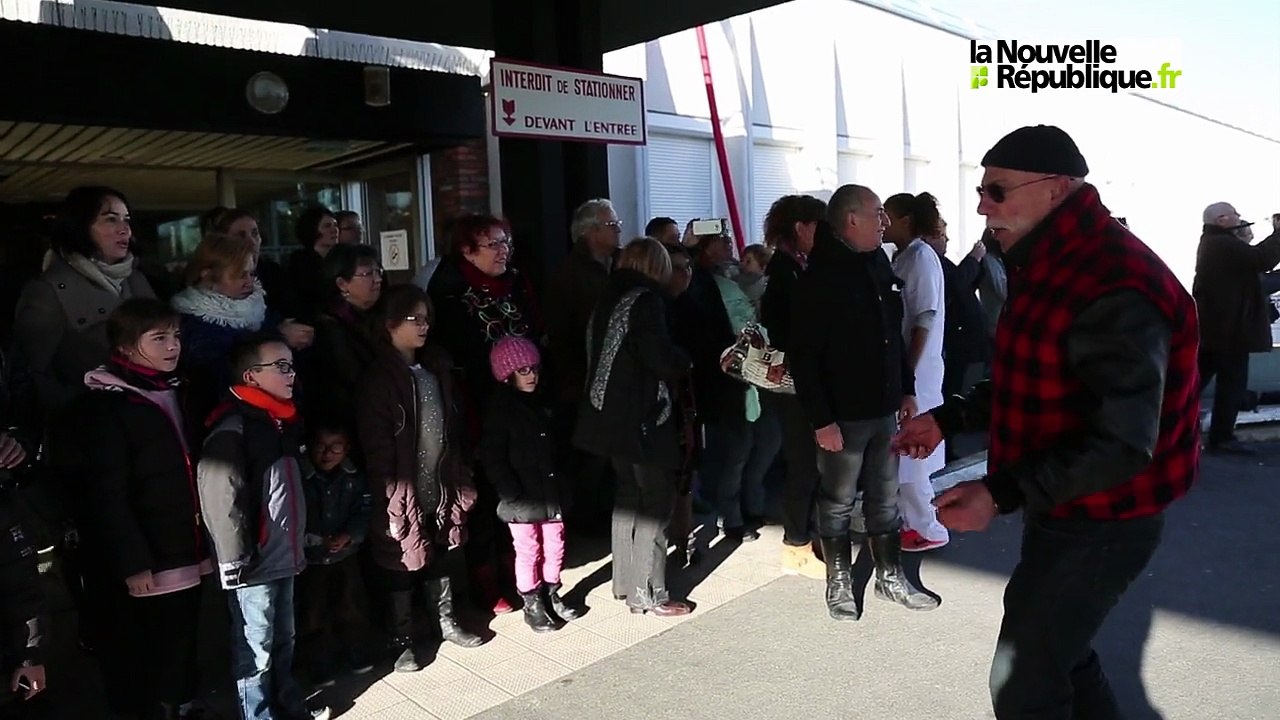 VIDEO (41) Le Père Noël des Motards de passage à l'hôpital de Blois