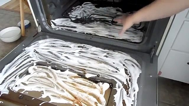 Kako ocistiti rernu za samo par minuta