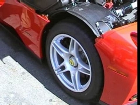 Magnifique Ferrari enzo sur le circuit de spa en belgique