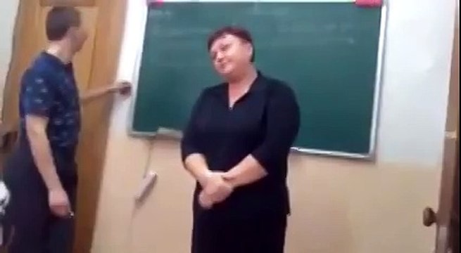 Первый раз пришел на пару за весь год, препод ЖЖОТ