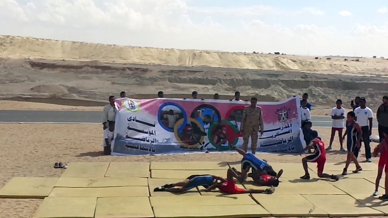 أشبال المدرسة العسكرية يقدمون عرض للمصارعة أكتوبر2014 بقناة السويس الجديدة