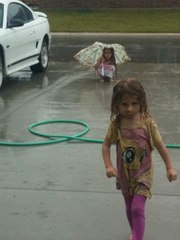 Как успокоить плачущего ребенка