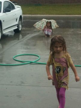 Как успокоить плачущего ребенка