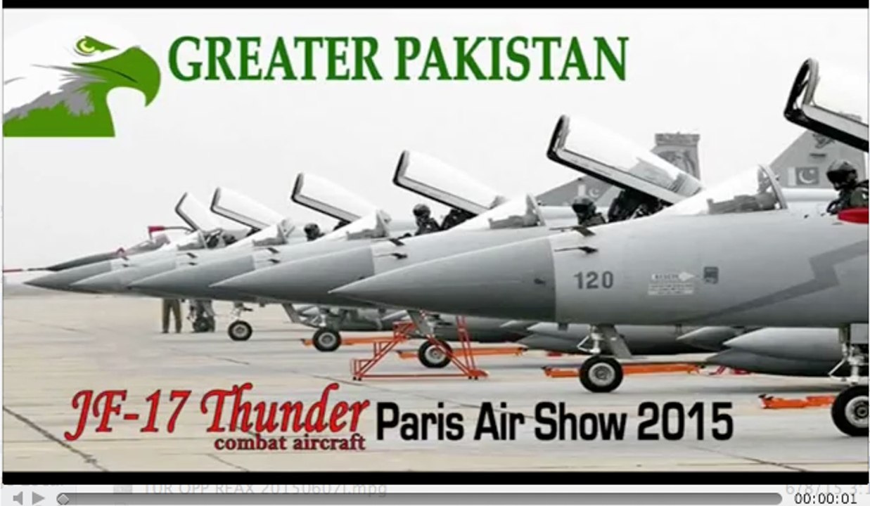 JF-17 Thunder dazzling air display - Paris Air Show 2015
