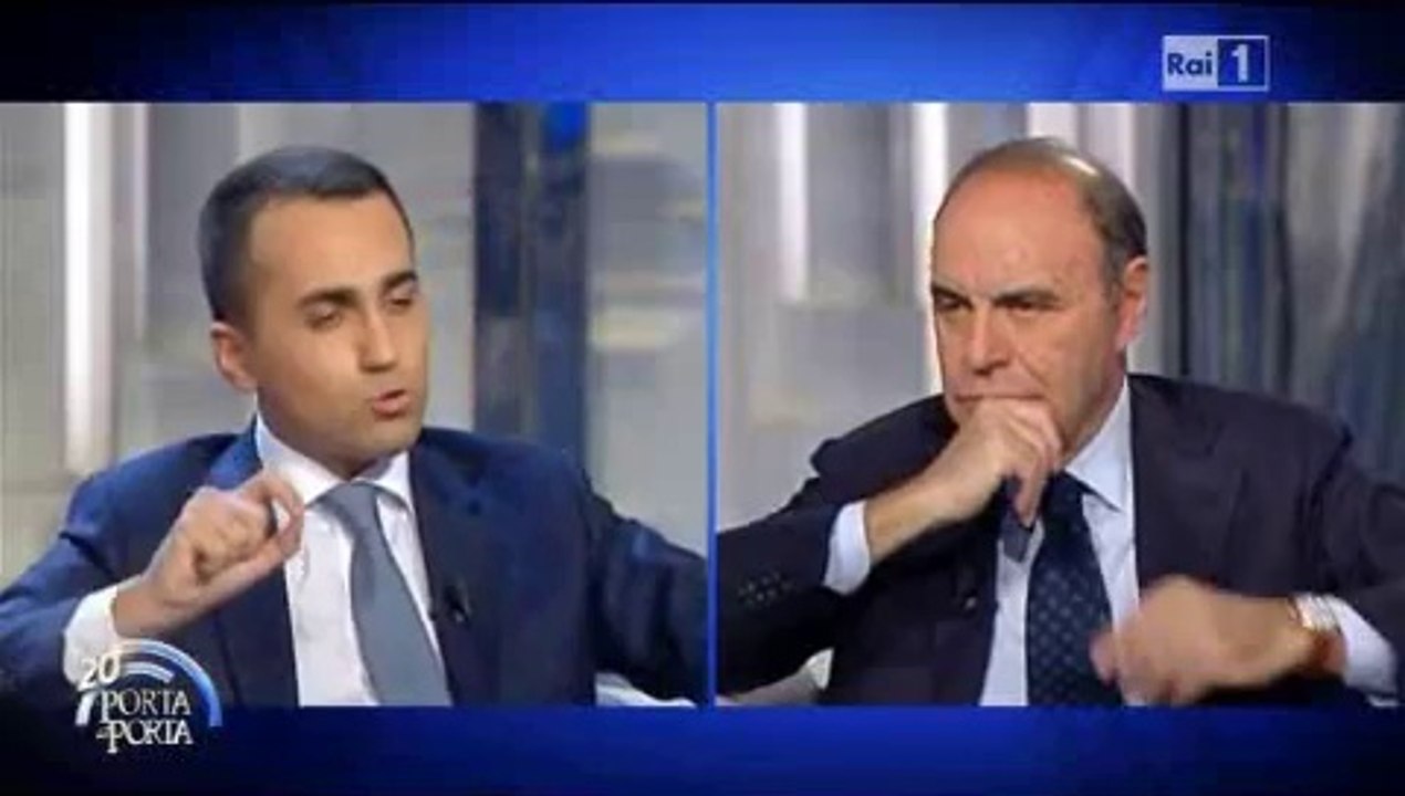 Luigi Di Maio (M5S) Porta a Porta 09 dicembre 2015