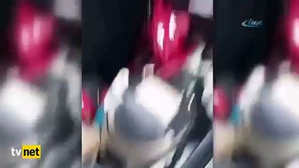 Arabada Hindi'yi Ti'ye Alıp Dalga Geçmeye Kalkan Kızlara Hindiden İlginç Şok Öfke Patlaması :d