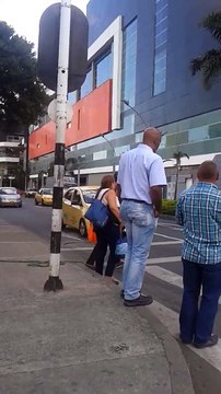 Regardez ce que fait ce gars, c'est tout simplement magnifique