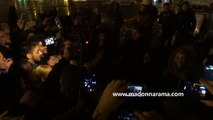 Madonna chante place de la République, à Paris, en hommage aux victimes des attentats