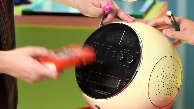 People Guess the Price of Old Technology // Presented by BuzzFeed and esurance