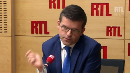"Il fallait que Manuel Valls soit présent à Paris après les attentats", a expliqué Luc Carvounas