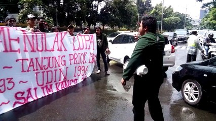 Peringati Hari HAM Internasional, Mahasiswa Demo Dekat Gedung Sate