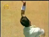 Shane Bond's stunning ////////////// inswinger nails Rahul Dravid, BOWLED! (OLD IS GOLD )