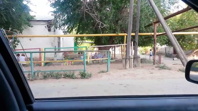 Приехал за дочкой в садик и прибавил музыку,а тут)))