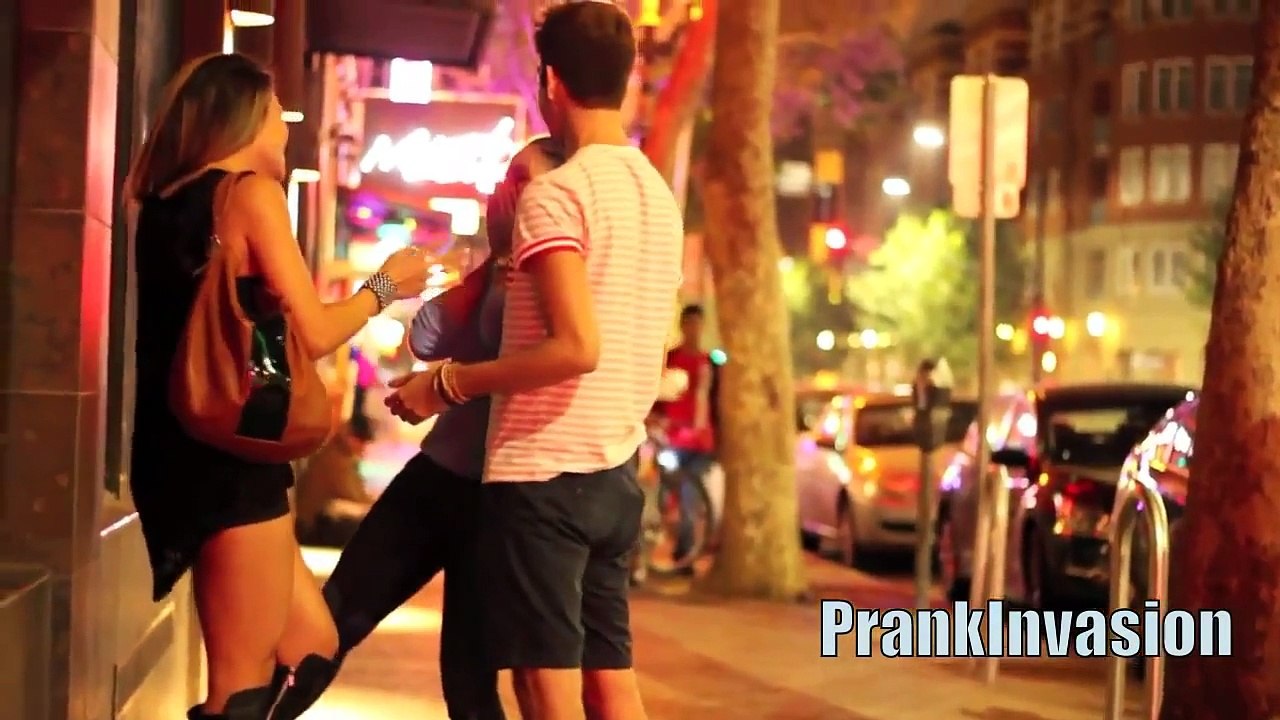 Kissing Prank Finger Game