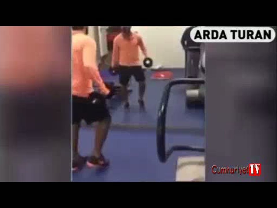 Arda Turan'dan ilginç idman