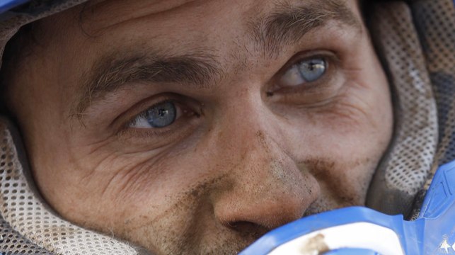 The pilots discover old photos of them - 2016 Dakar