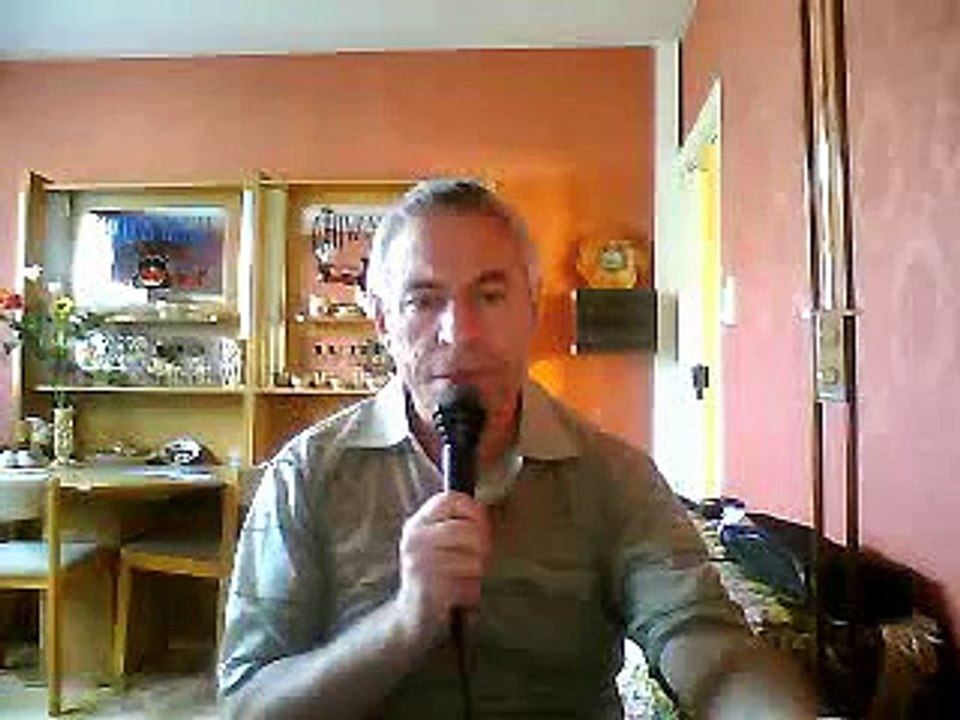 Липкин Генa Lipkin Genna исполняет караоке «Песня из кф Белорусский вокзал» 1