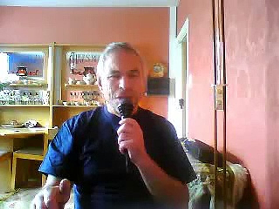 Липкин Генa Lipkin Genna исполняет караоке «Песня Львенка и Черепашки» 102189