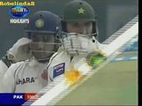 Shahid Afridi crazy 24 in 4 balls vs Harbhajan 'slapper' Singh, 4 consecutive SIXES!!