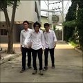 funny carless hand throwing 3 friends