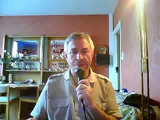 Липкин Генa Lipkin Genna исполняет караоке «Ніч яка місячна» 10607200, 2010-0