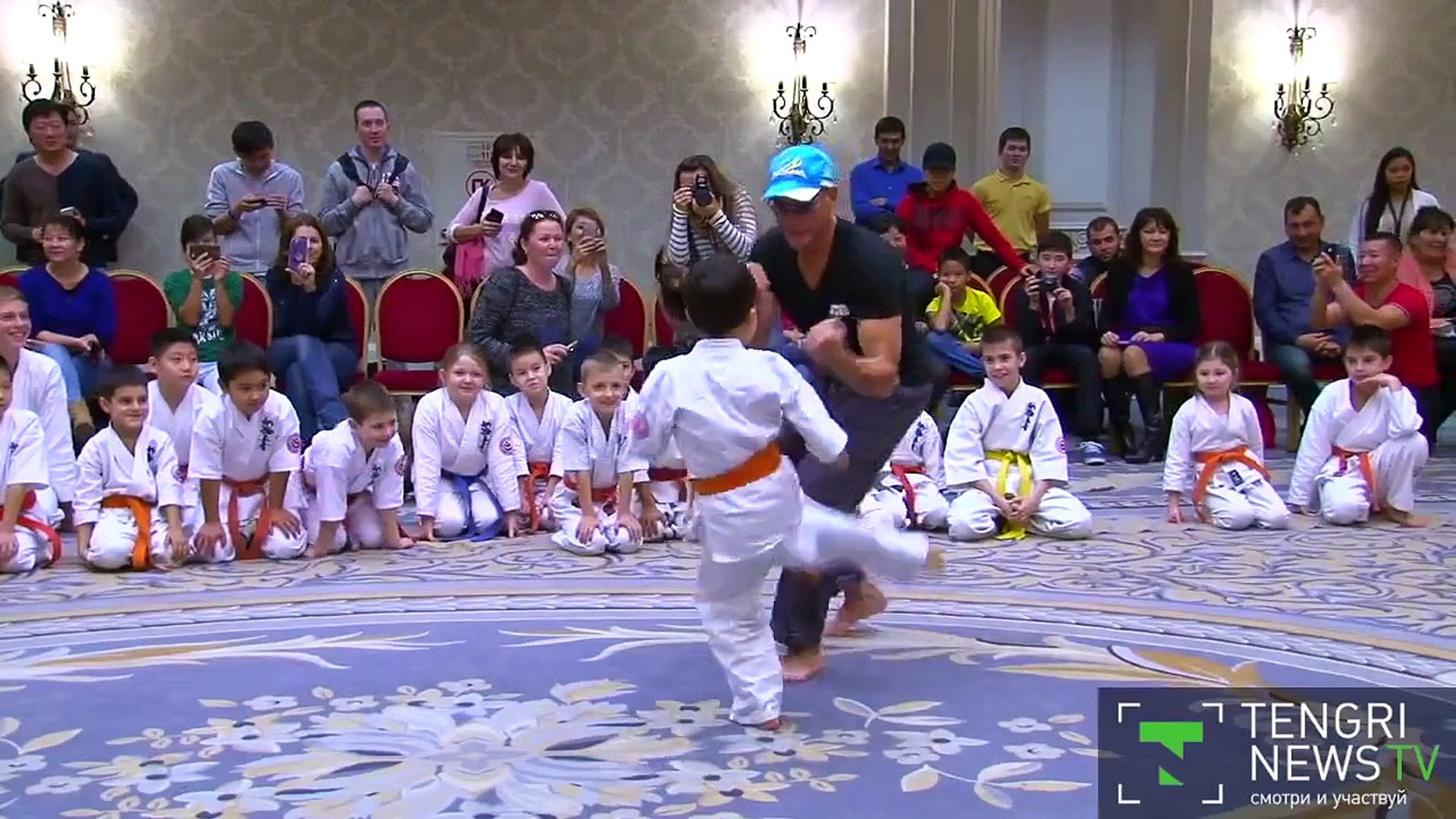 Жан-Клод Ван Дамм в Алма-Ате (1)