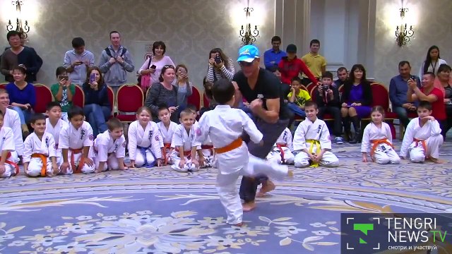 Жан-Клод Ван Дамм в Алма-Ате (1)