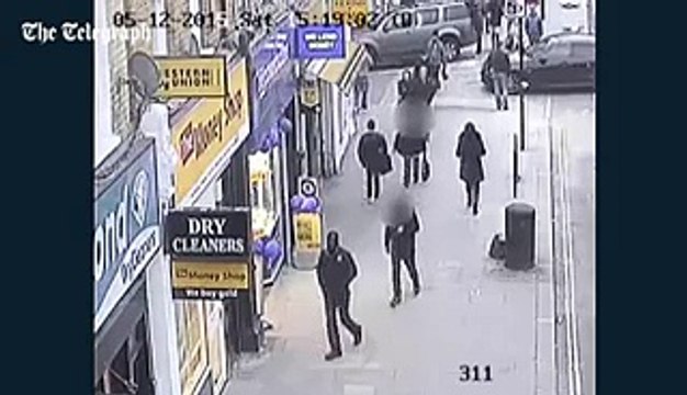 Londres : un toit s'éffondre sur les passants en pleine rue