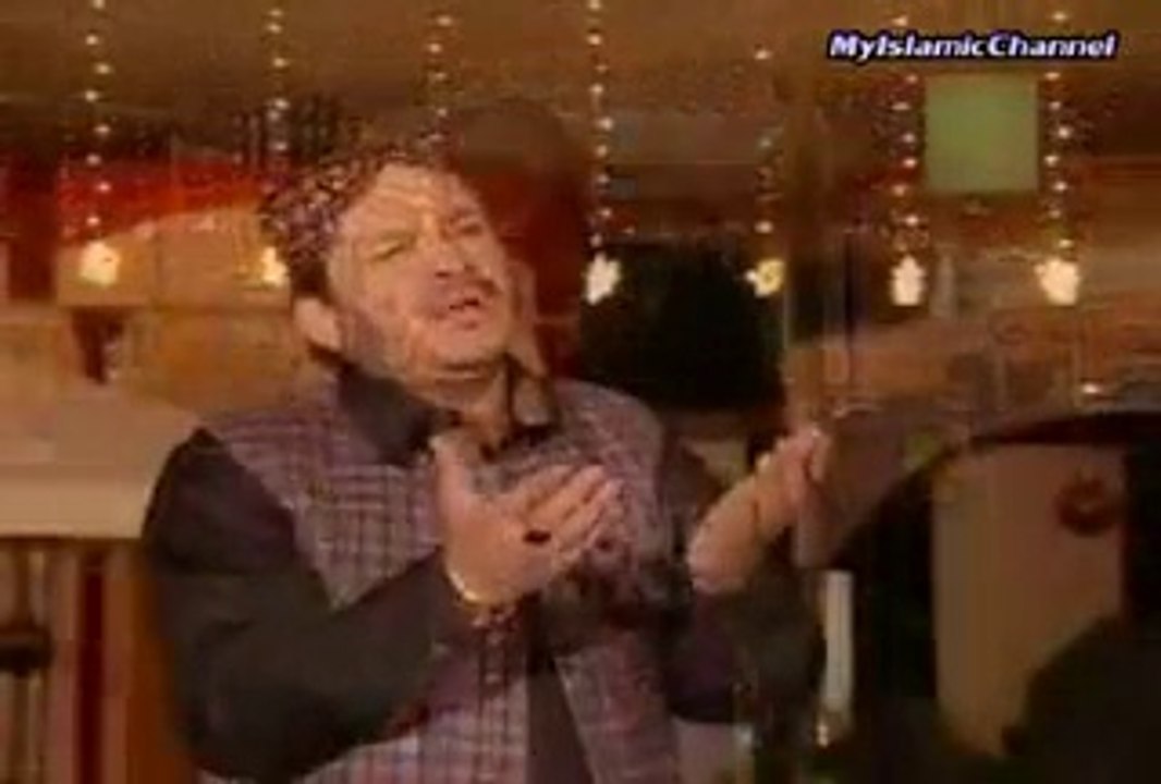 Shahbaz Qamar Faridi - Aqa Meiya akhiyan Madinay Vich Re Gayiyan (NaaT) - Video Dailymotion