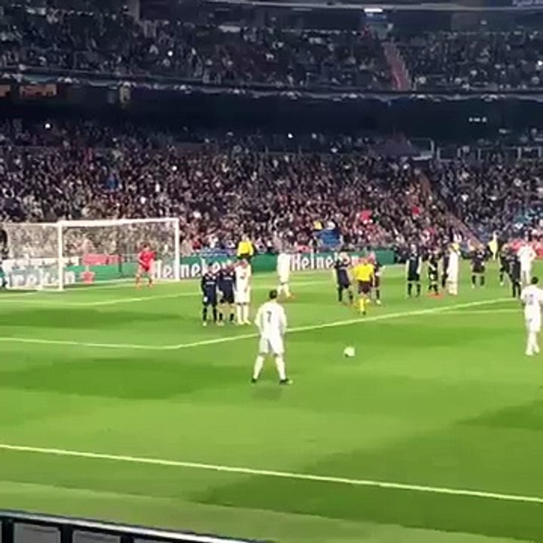 Cristiano Ronaldo Free Kick Stand Hd