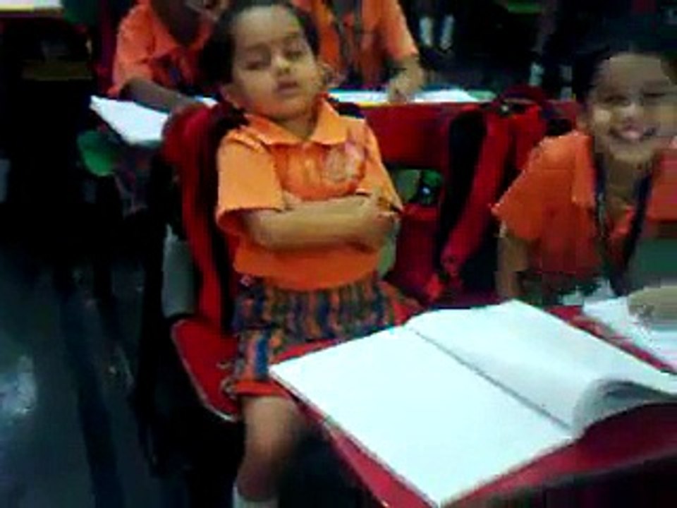 This kid will remind you of your childhood... Haha, we've all done this in school! #LOL