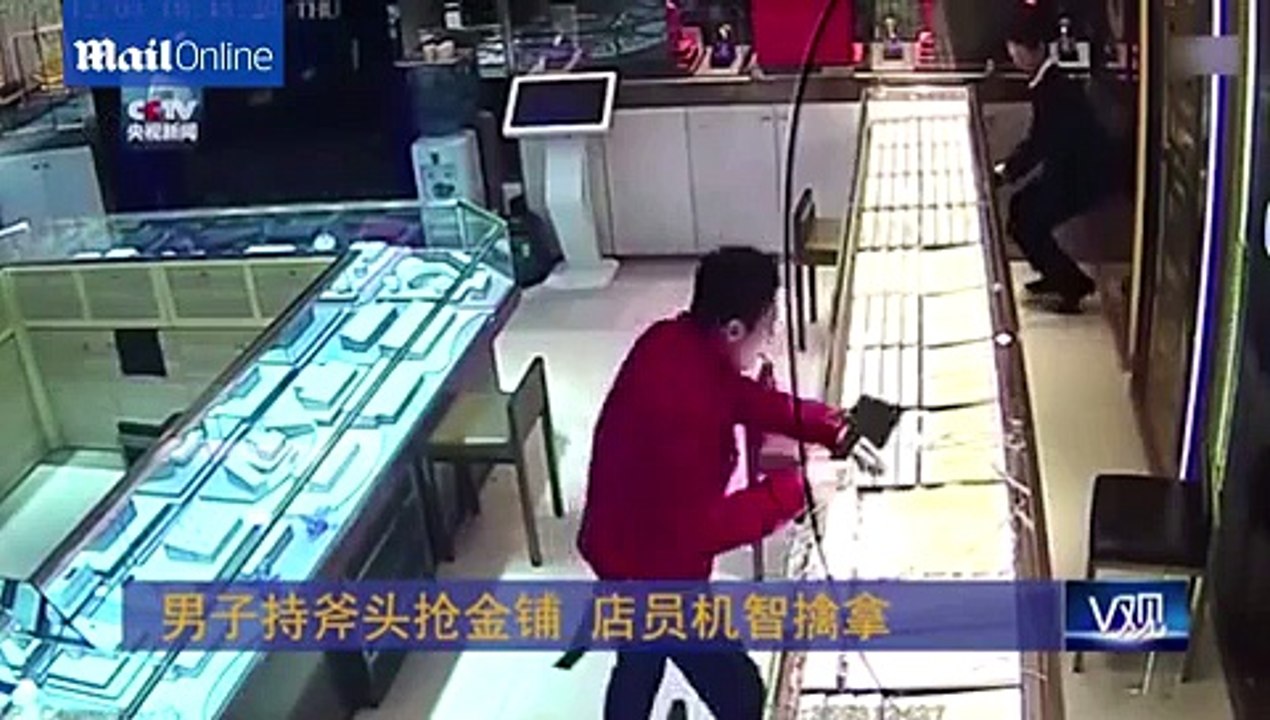 Dumbest thief ever! Funny fail