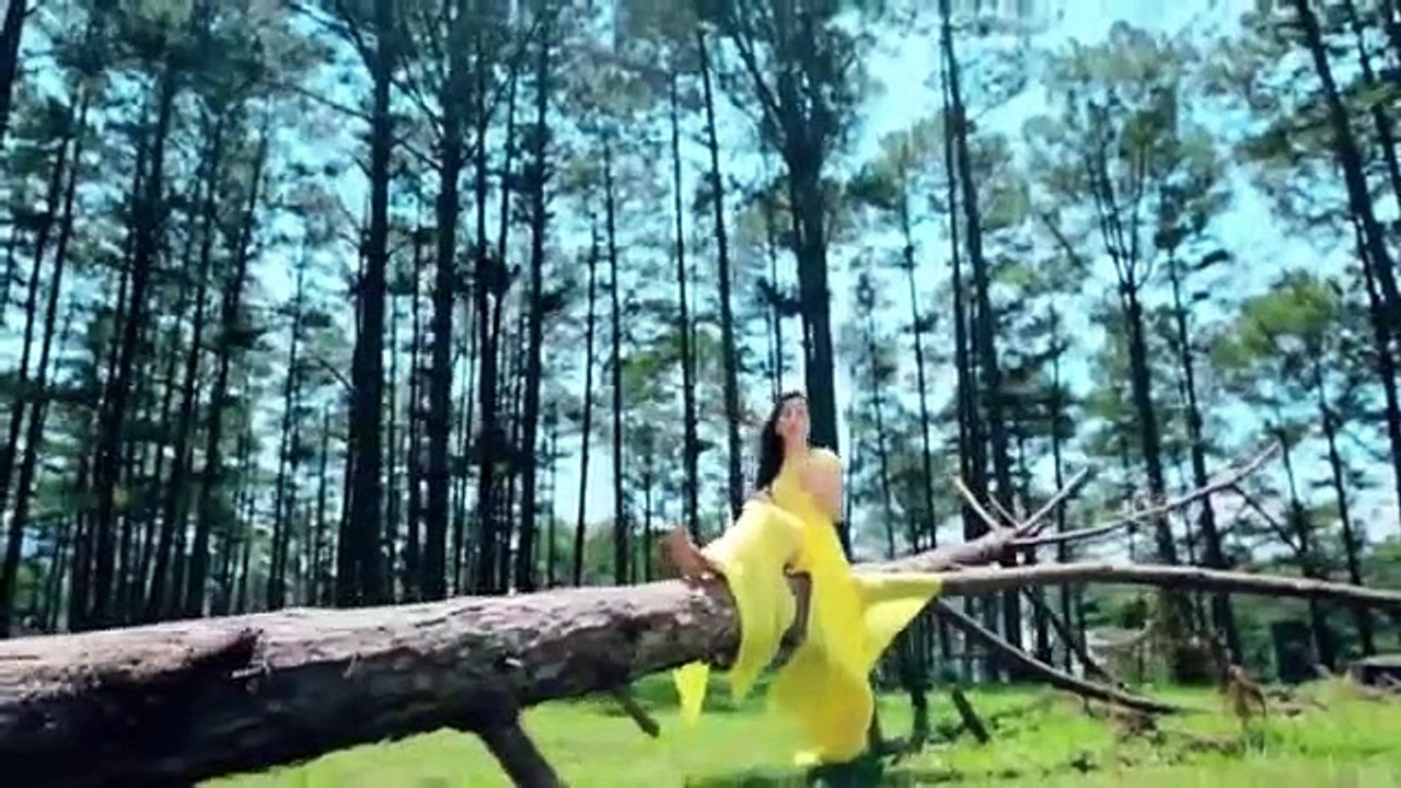 Ca Sĩ Cẩm Ly nhận Giải POPS Awards 2015