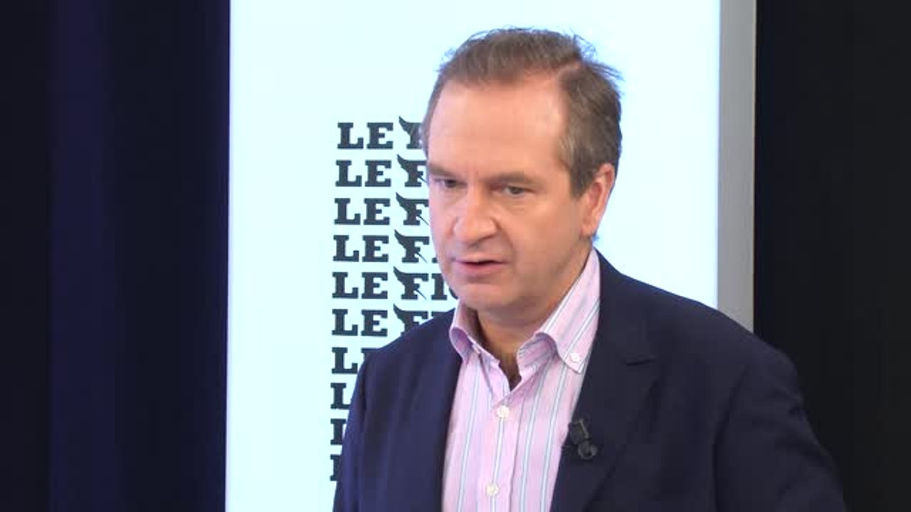 Le Clash politique Figaro-l'Obs : Nicolas Sarkozy plombe-t-il la droite ?