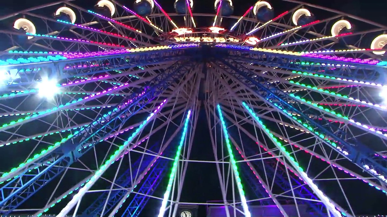 illuminations de noel à ST OMER pas de calais  la grande roue