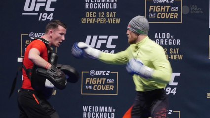 Conor McGregor works out for fans ahead of UFC 194
