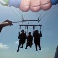 Keseruan Keluarga Anang Hermansyah & Ashanty Maen Parasailing di Bali