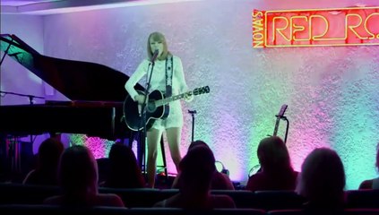 TAY TAY - RED ROOM - Shake It Off