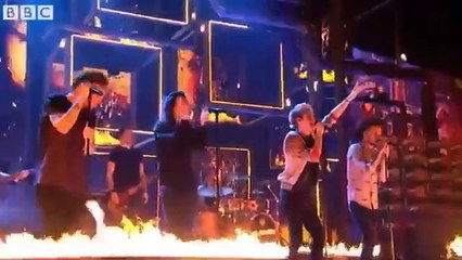 One Direction - Drag me Down at BBC Music Awards 2015