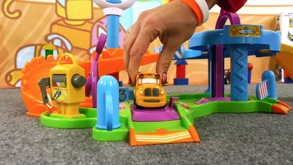 Çizgi Film Bus ve Spedy oyun parkında sayı küplerini kaydırıyor