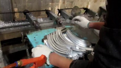 Herrajes para Muebles & Herrajes para Gabinetes - China: Tiradores y Pomos en Aluminio / Production 4