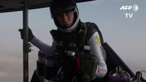 'Jetman' takes on former F1 star in Dubai desert race